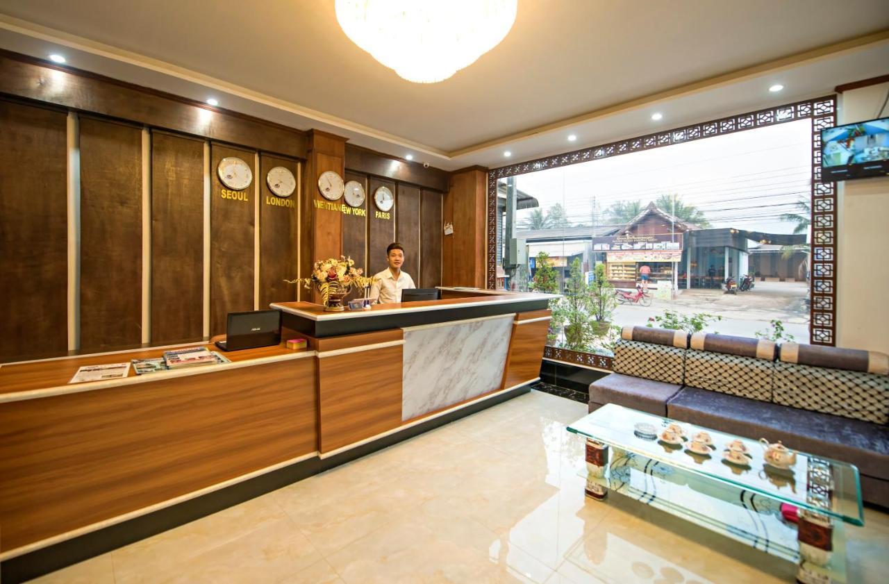 Premier Vang Vieng Hotel Eksteriør billede